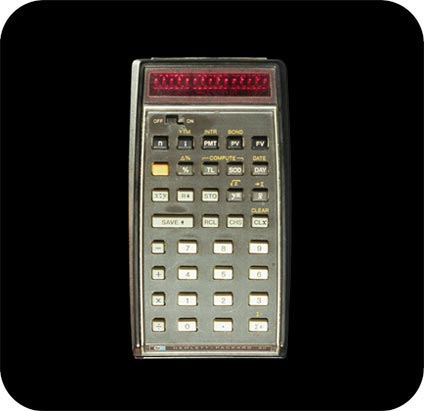 Hewlett-Packard-80 business pocket calculator - 3/4 view.